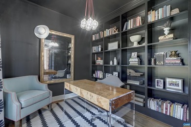 Like-new, stunning 3,700 sq ft modern farmhouse in Old Trail - photo 8