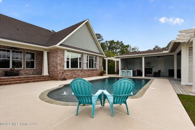 GULF COAST HIDDEN GEM ON A PRIVATE LAKE Welcome to this stunning - photo 38