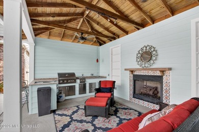 GULF COAST HIDDEN GEM ON A PRIVATE LAKE Welcome to this stunning - photo 39