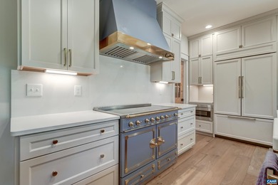 Like-new, stunning 3,700 sq ft modern farmhouse in Old Trail - photo 10