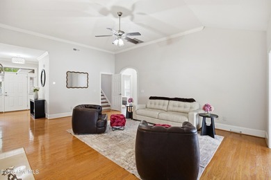 Beautifully updated all-brick home offering 4 bedrooms, 3 full - photo 9