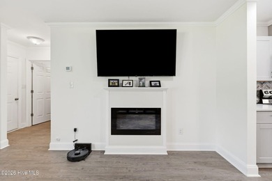Motivated Seller--bring your offer! This beautifully maintained - photo 13