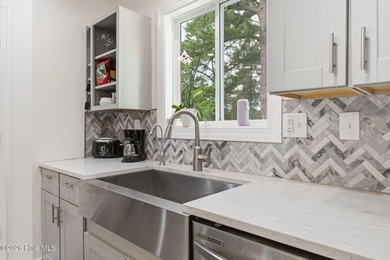 Motivated Seller--bring your offer! This beautifully maintained - photo 17