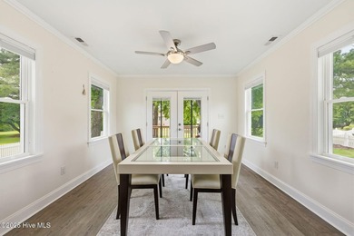 Motivated Seller--bring your offer! This beautifully maintained - photo 20
