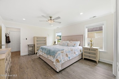 Motivated Seller--bring your offer! This beautifully maintained - photo 22
