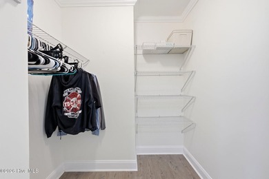 Motivated Seller--bring your offer! This beautifully maintained - photo 23