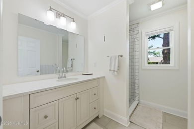 Motivated Seller--bring your offer! This beautifully maintained - photo 24