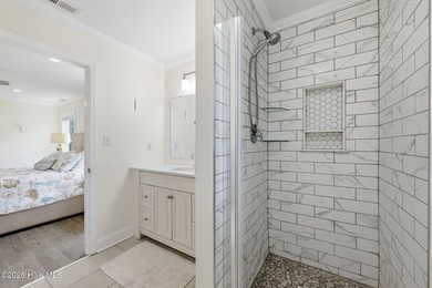 Motivated Seller--bring your offer! This beautifully maintained - photo 25
