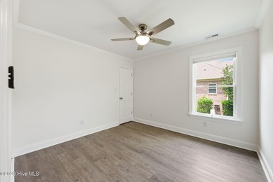 Motivated Seller--bring your offer! This beautifully maintained - photo 28