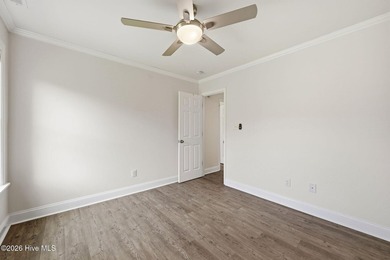 Motivated Seller--bring your offer! This beautifully maintained - photo 29