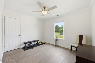 Motivated Seller--bring your offer! This beautifully maintained - photo 31
