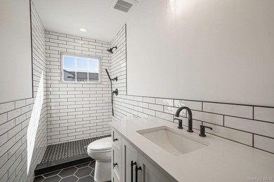 TO BE BUILT. Custom Built Spectacular Center Hall Colonial New - photo 4