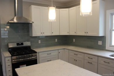 TO BE BUILT. Custom Built Spectacular Center Hall Colonial New - photo 8