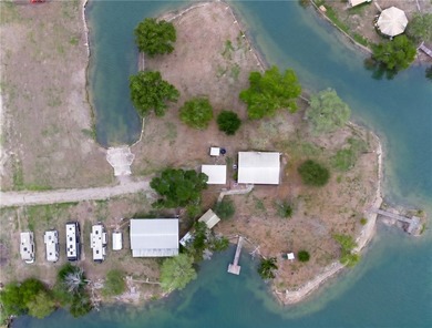 Lakefront retreat on three acres offering rare privacy - photo 3