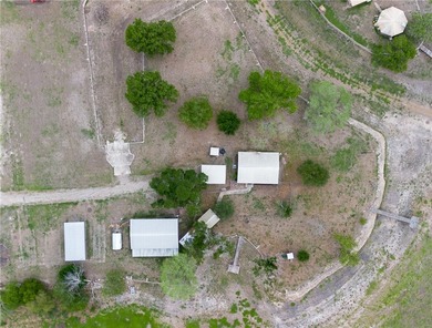 Lakefront retreat on three acres offering rare privacy - photo 4