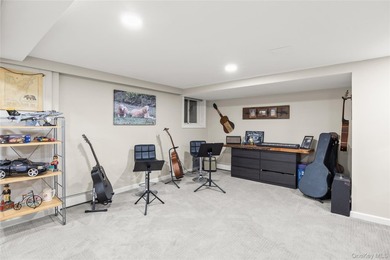 Welcome to this charming and well-maintained Ranch, perfectly - photo 17