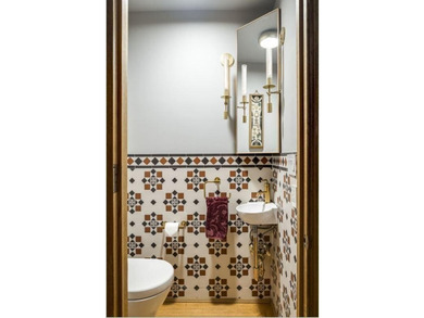 STRIVERS ROW meticulously restored and renovated town home with - photo 8