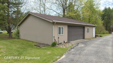 Waterfront property on Secord Lake/ Tittabawassee River! Home is - photo 34
