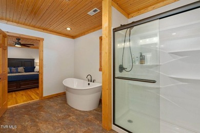 Escape to your own private lakefront sanctuary with nearly 5,000 - photo 45