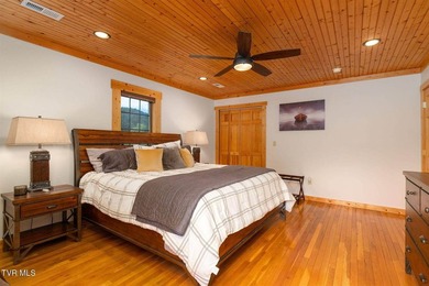 Escape to your own private lakefront sanctuary with nearly 5,000 - photo 58