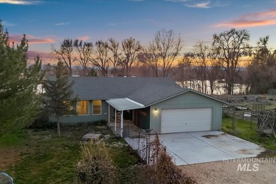 Snake River - Owyhee County Home For Sale in Wilder Idaho