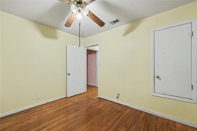 Welcome Home to this charming Two bedroom, One Bathroom Home- - photo 12