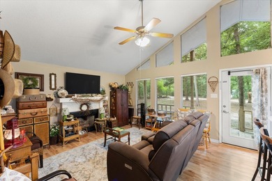 Nestled within the tranquil embrace of East Texas's piney woods - photo 12