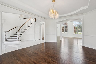 **Spectacular Crystal Lake Estate**. A Fully Reimagined Luxury - photo 8