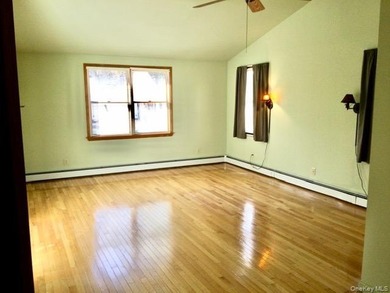 Well-maintained ranch ideally located south of Montauk Highway - photo 11