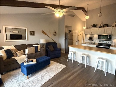 Top-floor, fully remodeled showstopper 1-bedroom condo that - photo 13