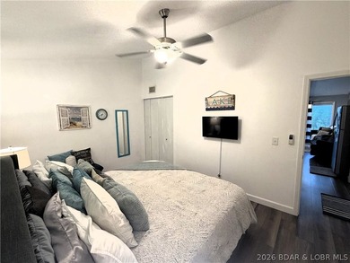 Top-floor, fully remodeled showstopper 1-bedroom condo that - photo 16