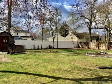 Well-maintained ranch ideally located south of Montauk Highway - photo 17