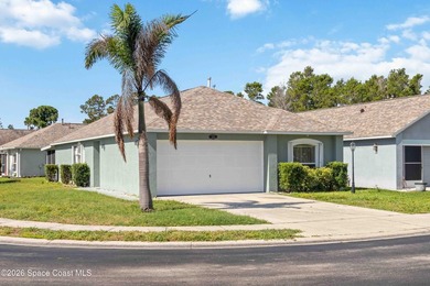 Welcome to your dream home! Remodeled and freshy painted - photo 1