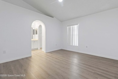 Welcome to your dream home! Remodeled and freshy painted - photo 7