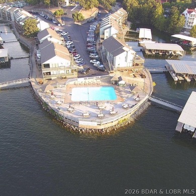 Top-floor, fully remodeled showstopper 1-bedroom condo that - photo 29