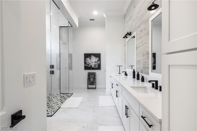 Experience luxury living at its finest in this stunning estate - photo 31