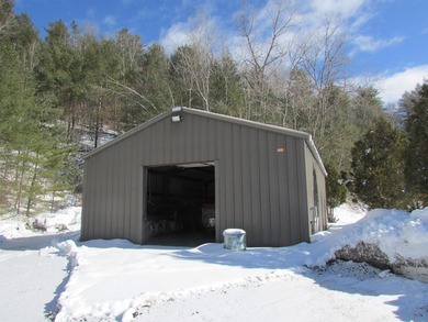 Two buildings on 2.7 acres. The main building is steel - 1,140 - photo 8