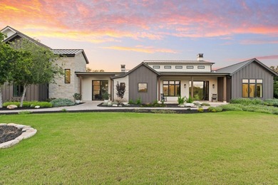 Stunning custom home in Horseshoe Bay offering elevated Hill - photo 2