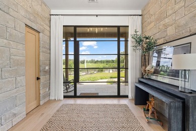 Stunning custom home in Horseshoe Bay offering elevated Hill - photo 4