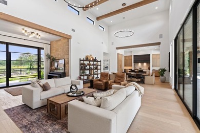 Stunning custom home in Horseshoe Bay offering elevated Hill - photo 5