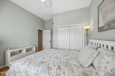 Welcome to your Amelia Island getaway. This beautifully updated - photo 23