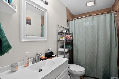 Charming three bed, two bath home with wood floors throughout - photo 31