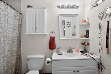 Charming three bed, two bath home with wood floors throughout - photo 32