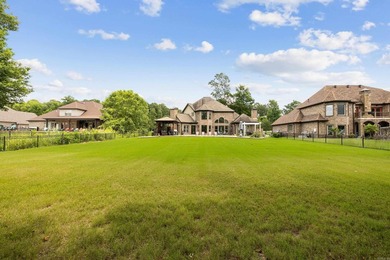 Breathtaking lake views take center stage in this exceptional - photo 38
