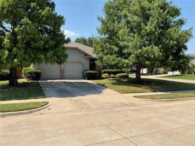 Joe Pool Lake Home For Sale in Grand Prairie Texas