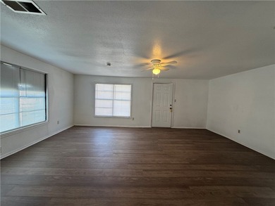 Welcome to 1816 Elizabeth St! It's located in the heart of - photo 5