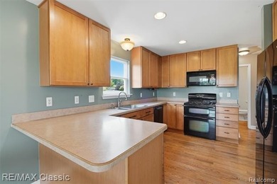 Welcome home! Discover the perfect blend of comfort, space, and - photo 19