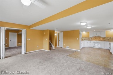 Welcome home! Discover the perfect blend of comfort, space, and - photo 43