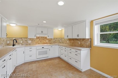 Welcome home! Discover the perfect blend of comfort, space, and - photo 47