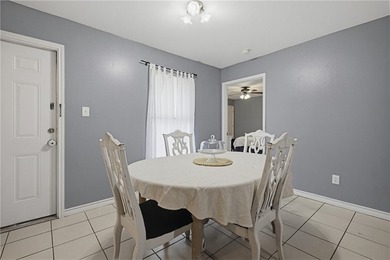 Welcome home! This adorable 3 bedroom, 2 bathroom home is - photo 6